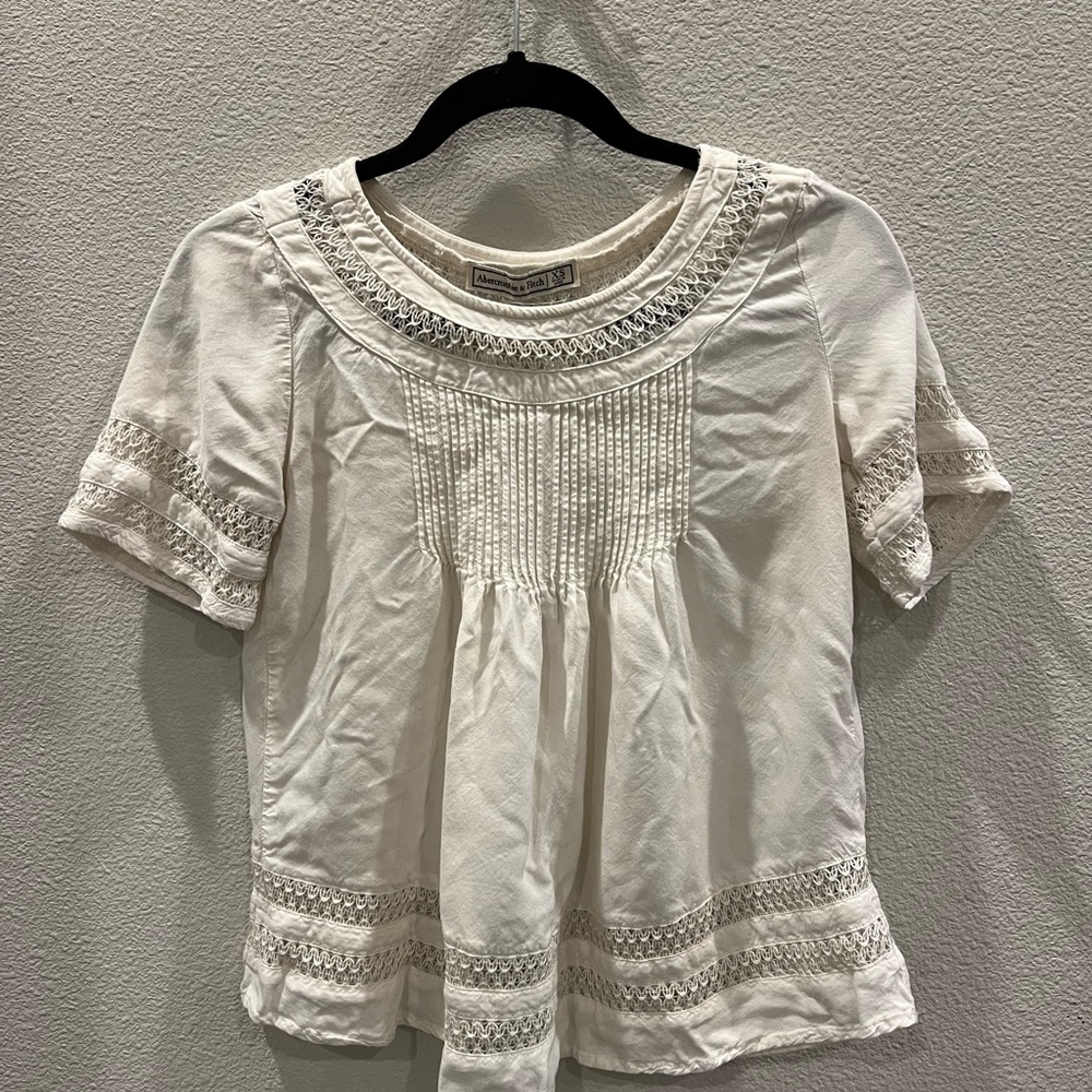 Abercrombie & Fitch White Lace Trim Top